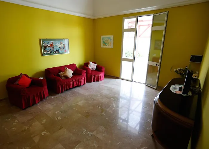 Alloro Villa *