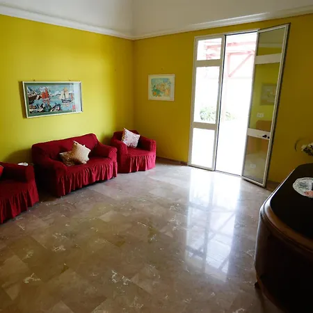 Alloro Villa *